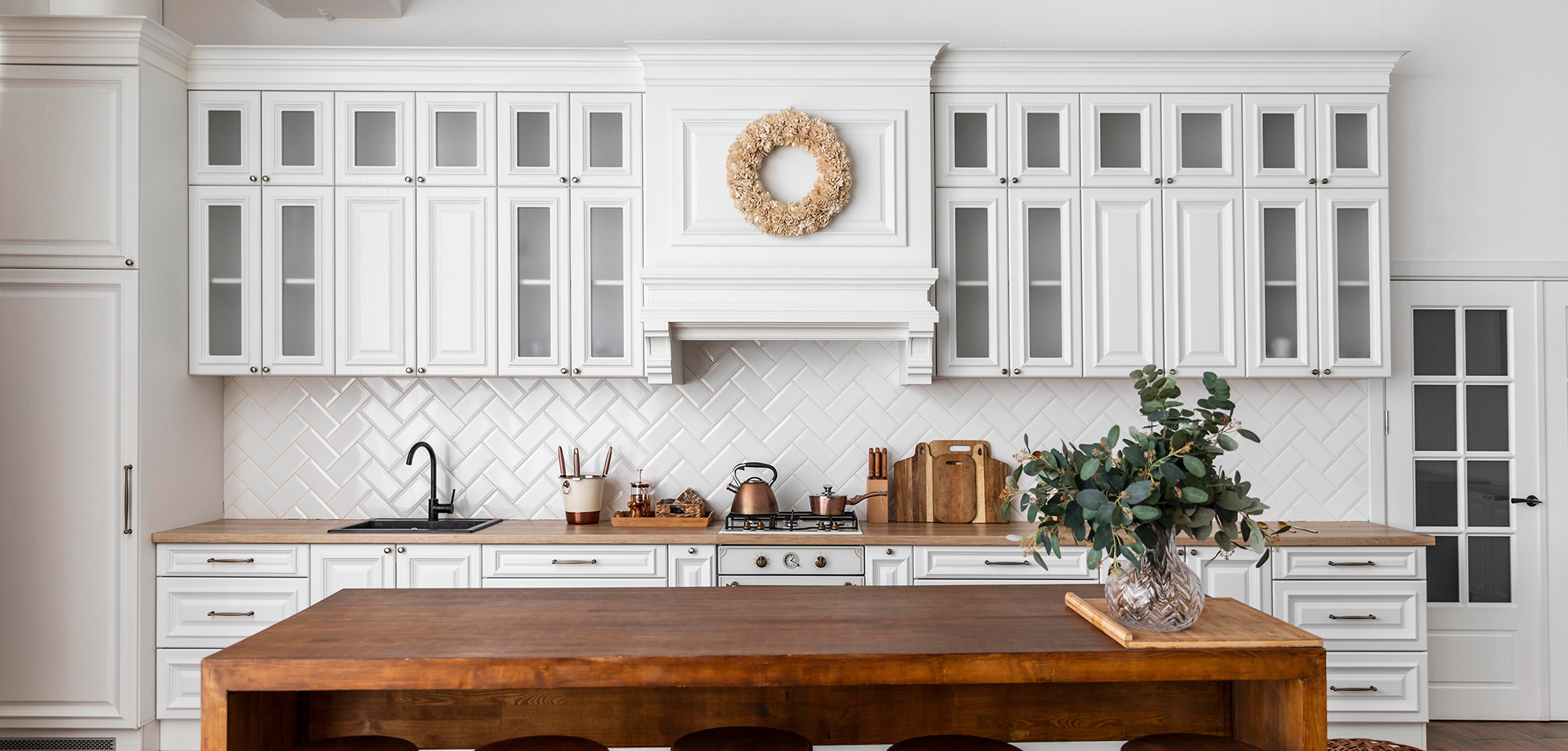Traditional kitchen published by Modern European Custom Cabinetry Arizona